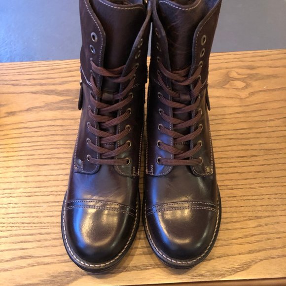 Taos Footwear Shoes - NEW in Original Box Taos Chocolate Crave Boots!